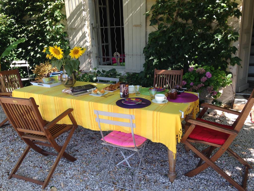 La Cle D'Ailleurs Bed & Breakfast Lamotte-du-Rhone Exterior photo