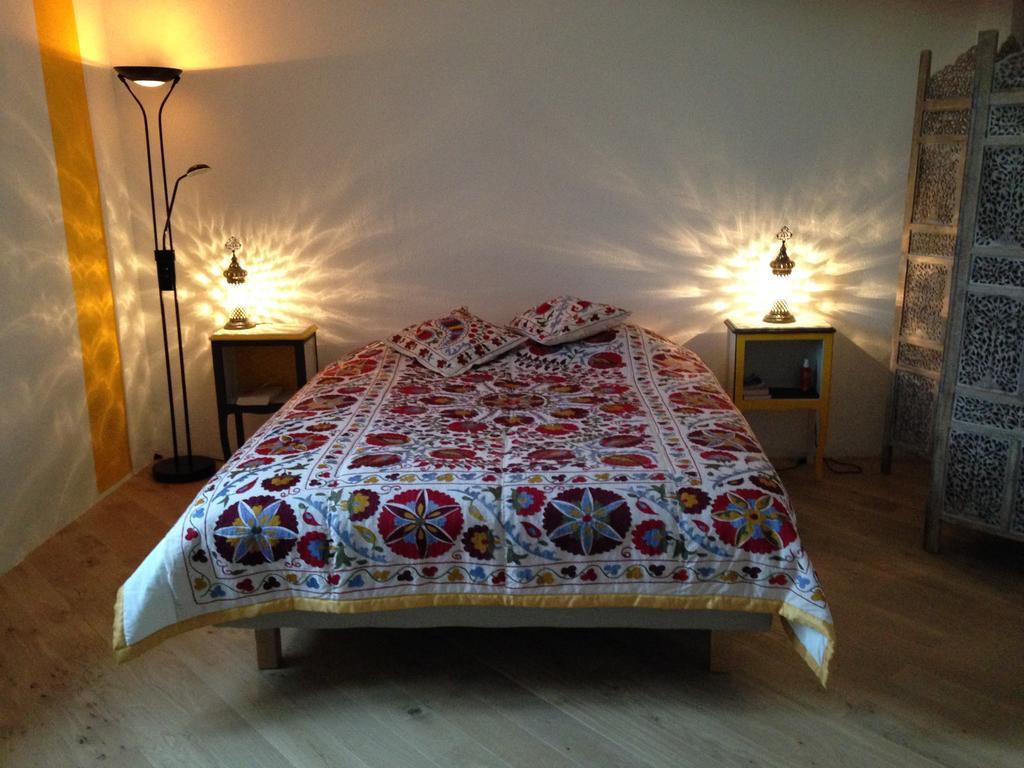 La Cle D'Ailleurs Bed & Breakfast Lamotte-du-Rhone Exterior photo